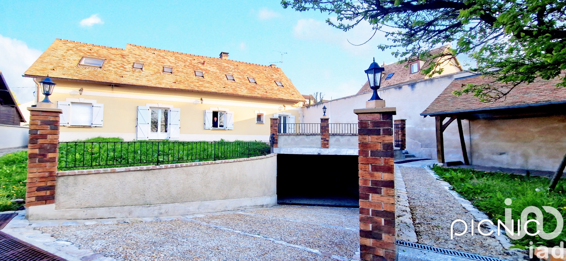 Photo 3 du bien - Vente maison à Bonnières-sur-Seine (78270) : maison 6 pièces 218 m² - 1743422