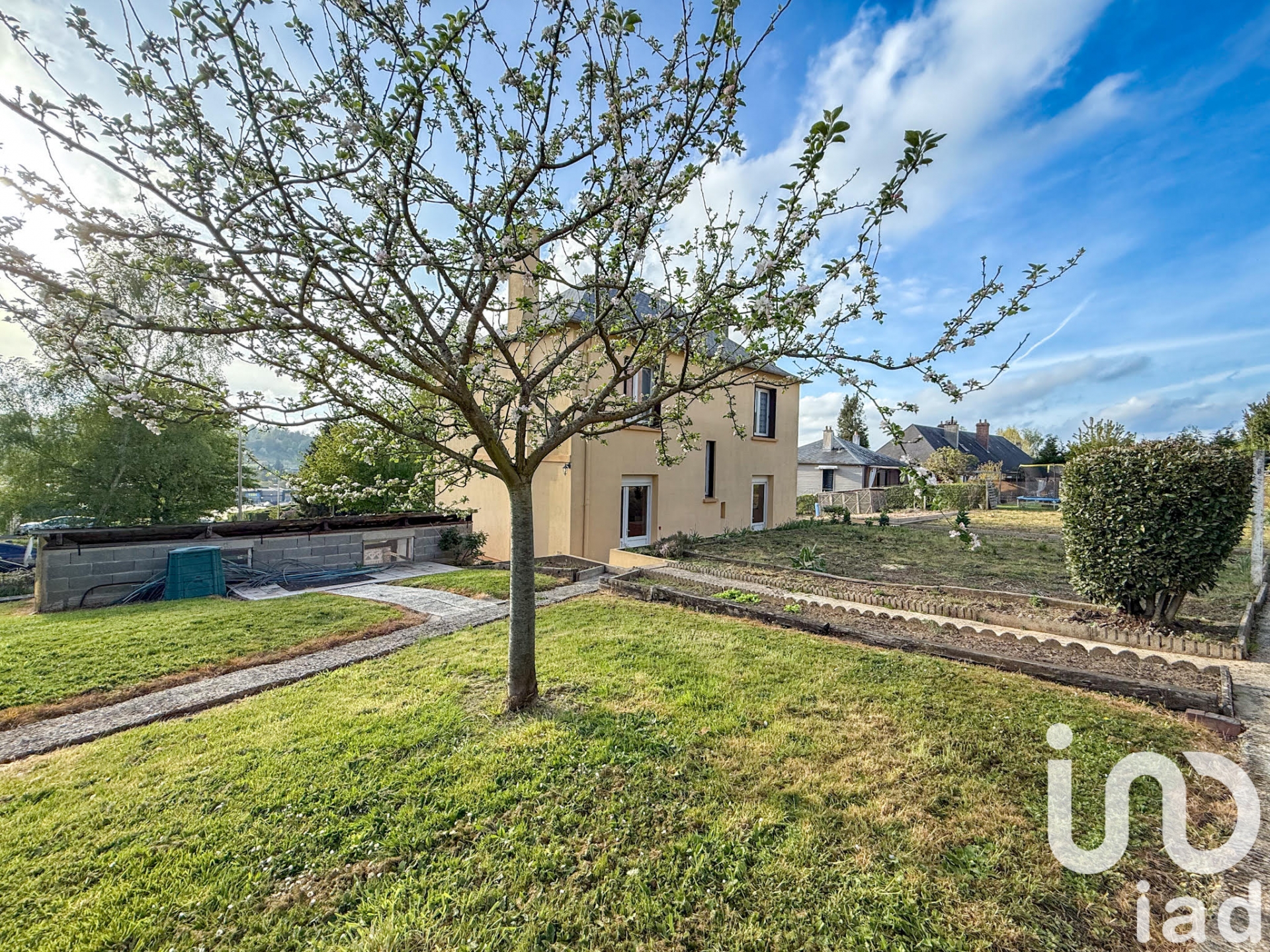 Vente maison à Lisieux (14100) : maison 7 pièces 140 m² - 1748051