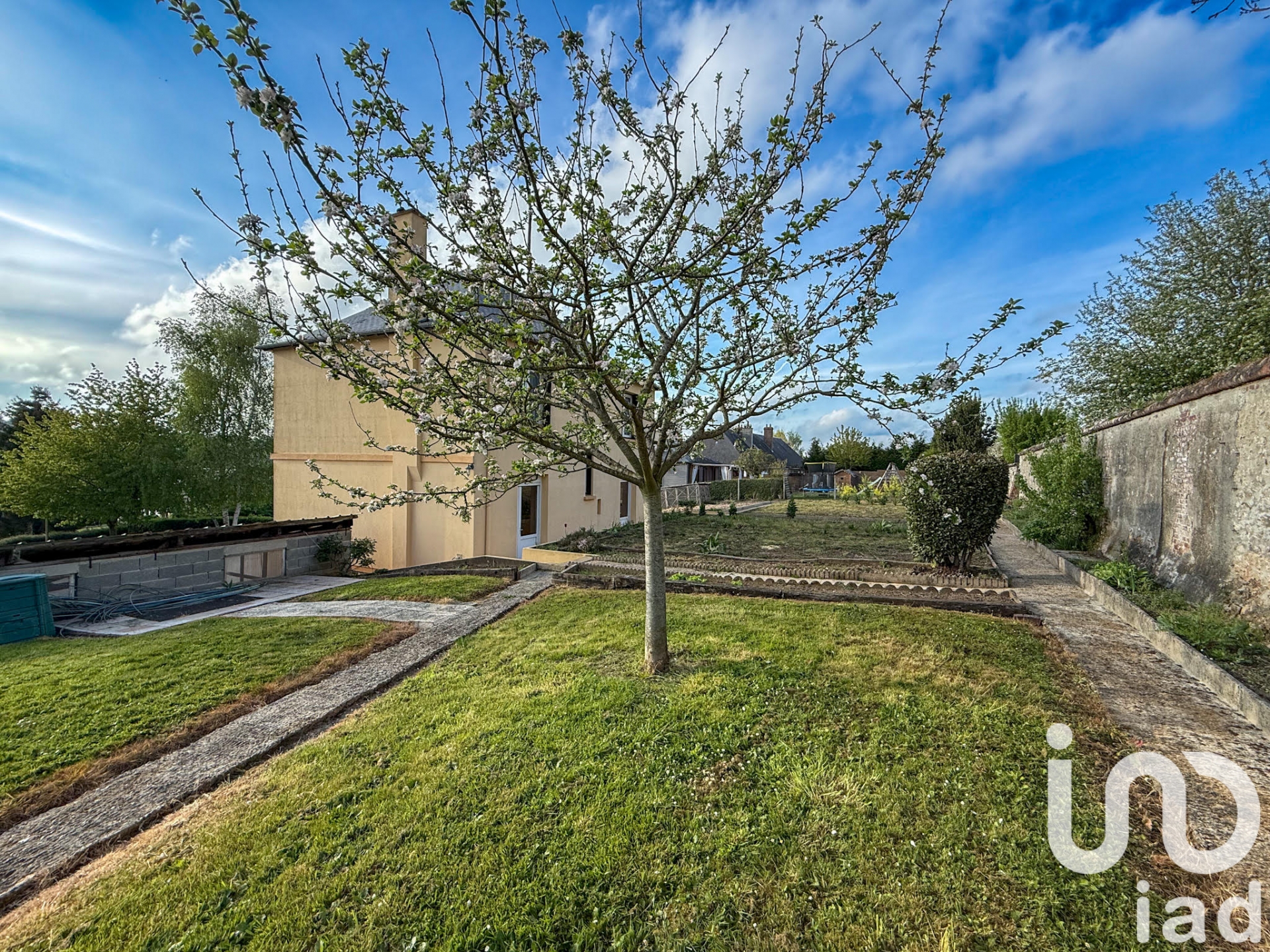 Photo 4 du bien - Vente maison à Lisieux (14100) : maison 7 pièces 140 m² - 1748051