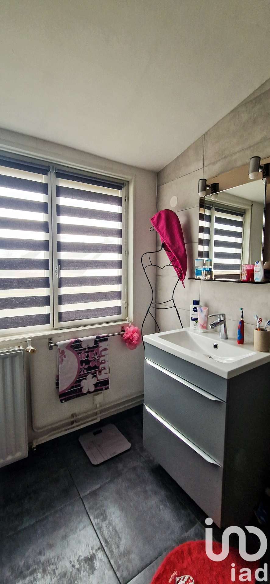 Photo 5 du bien - Vente maison à Grand Bourgtheroulde (27520) : maison 4 pièces 82 m² - 1823062